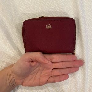 Like new Tory Burch mini zipper wallet